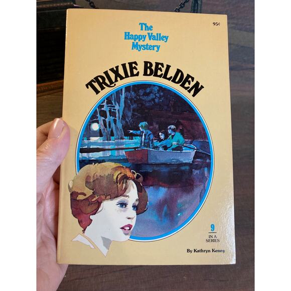 Vintage 70s Set of 5 Paperback Trixie Belden Mysteries #6, #7, #9, #14, and #25 - Picture 6 of 13
